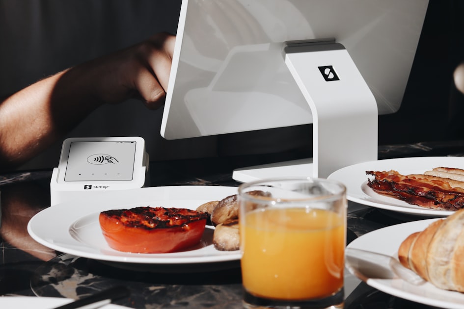 실제 고객 사례: AI 기반 추천 시스템 개발 스토리